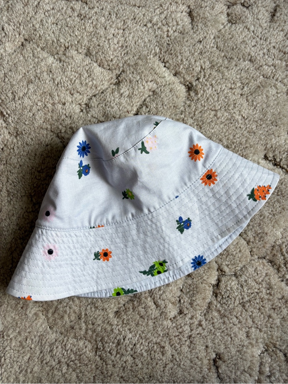 BAGGU bucket hat in ditsy floral